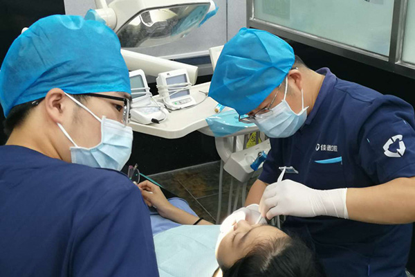 成年人是否能进行牙齿矫正?